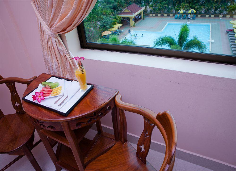 Golden Sand Hotel Sihanoukville Exterior photo