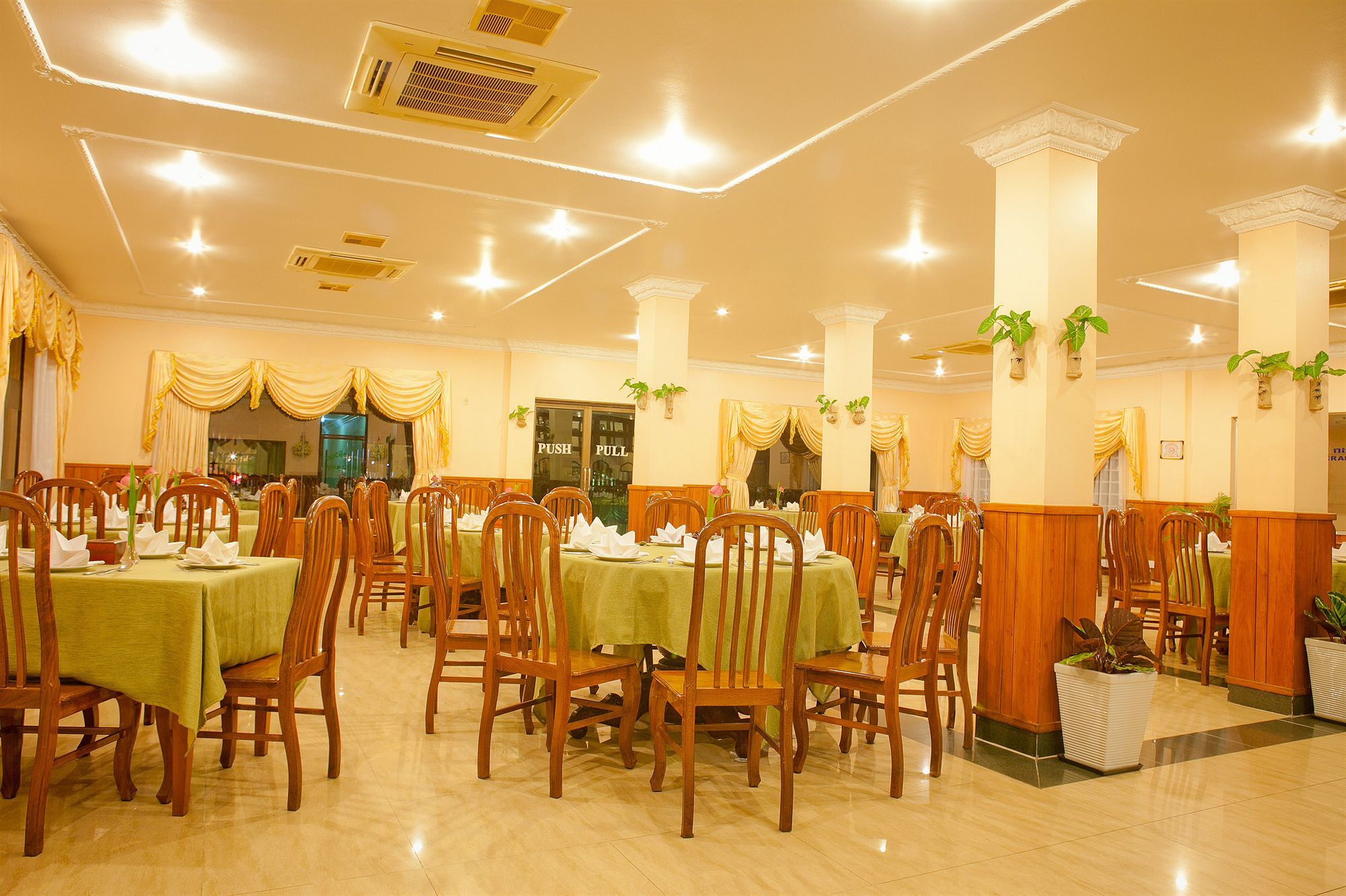 Golden Sand Hotel Sihanoukville Exterior photo