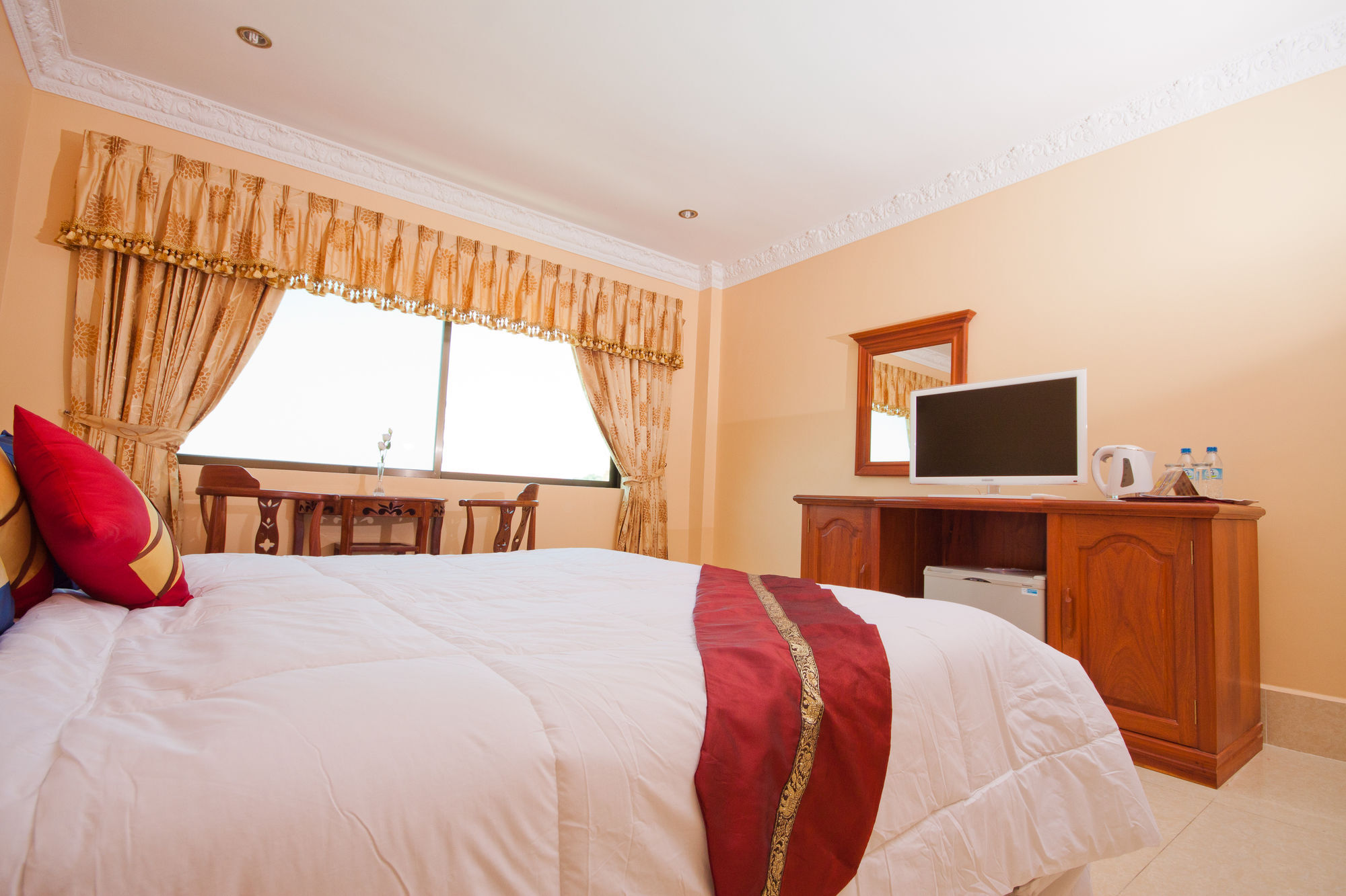 Golden Sand Hotel Sihanoukville Exterior photo